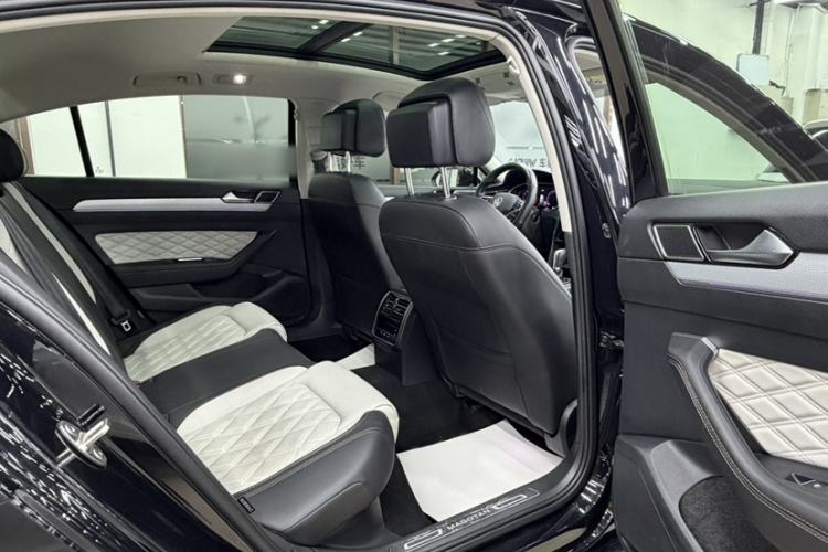 Used Volkswagen Magotan 2023 2 Million Units Commemorative Edition 330TSI DSG Luxury Version