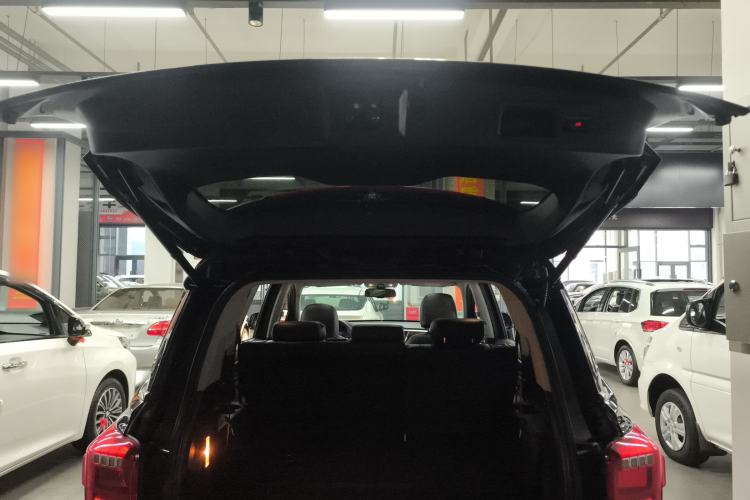 Used GAC Trumpchi GS8 2017 320T Two-Wheel Drive Luxury Smart Connectivity Version (7 Seats)
