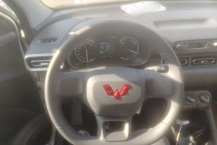 Used Wuling Hongguang New Energy 2024 All-Electric Model 300KM Practical Version
