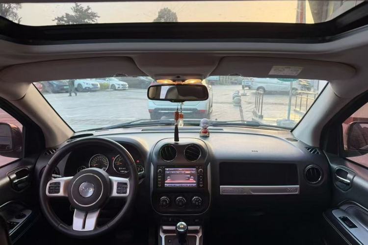 Used  Compass 2014 Revised Version 2.4L Four-Wheel Drive Comfort Edition
