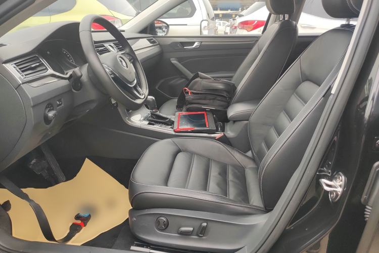 Used Volkswagen Passat 2016 330TSI DSG Luxury Edition
