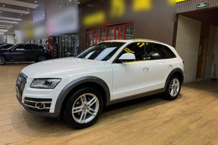 Used Audi Q5 2017 Plus 40 TFSI Comfort Model