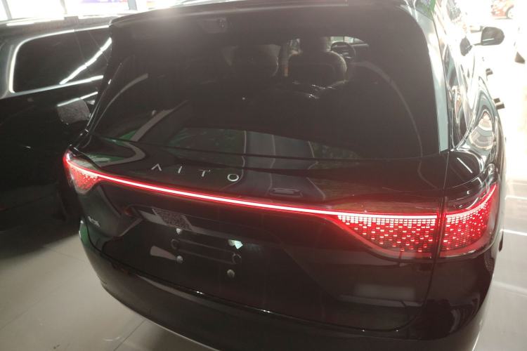 Used Hima AITO M9 2025 All-Electric Ultra Version 100 kWh 5-Seater Model
