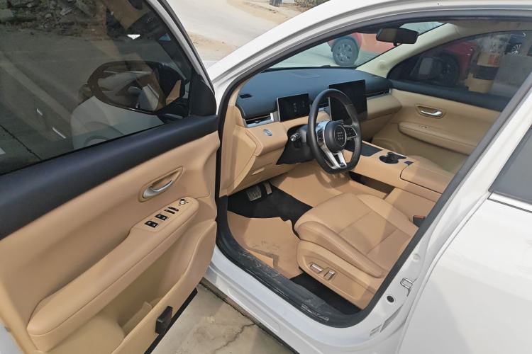 Used  E5 PLUS 2025 165 km Long-Range Version PLUS 7-Seater
