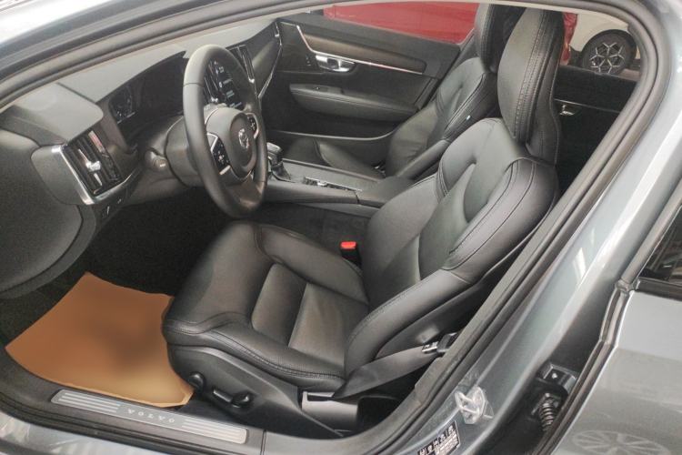 Used Volvo V90 2019 Cross Country T5 AWD Smart Range Version China VI Standard
