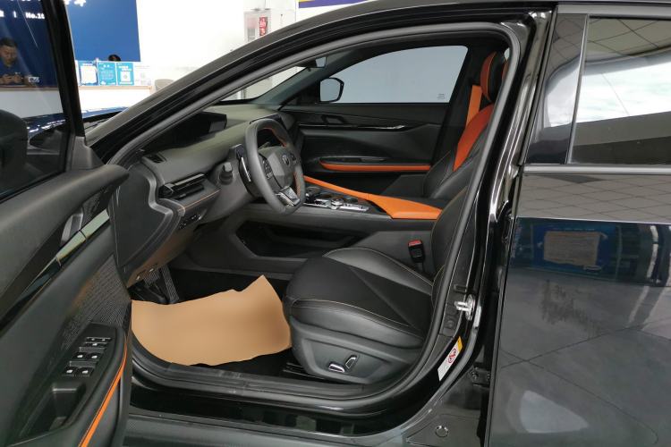 Used Changan UNI-V 2022 1.5T Prestige Version
