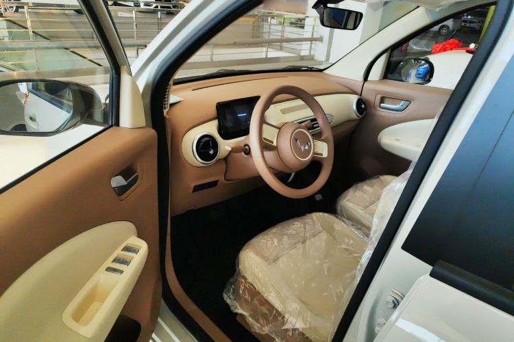 Used Wuling Hongguang MINIEV 2025 Four-Door Version Advanced Edition
