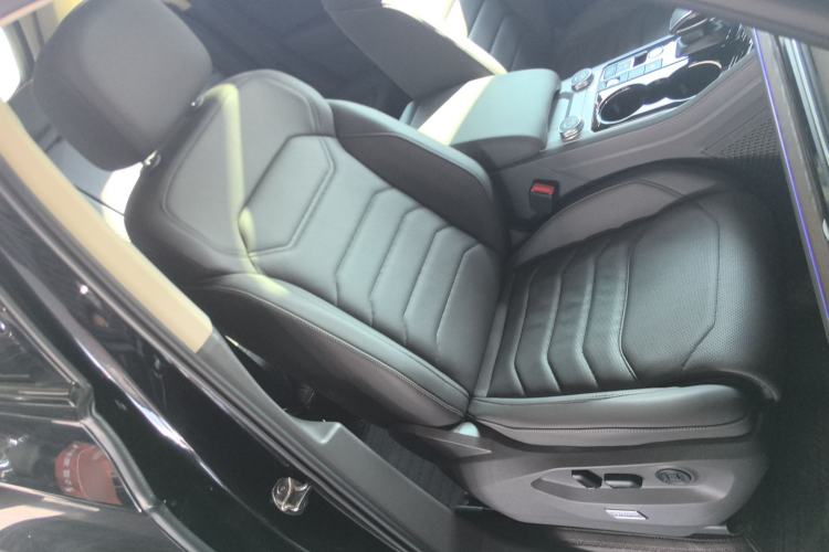 Used Volkswagen Touareg 2022 3.0 TSI Luxury Edition Black Diamond Sport Package
