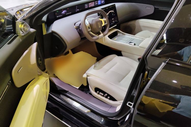 Used  11 2025 Ultra Extended-Range Edition
