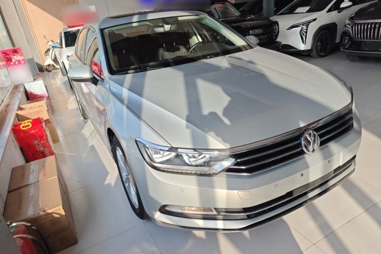 Used Volkswagen Magotan 2017 330TSI DSG Luxury Model
