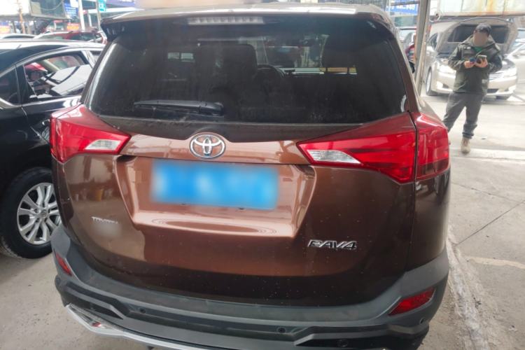 Used Toyota RAV4 2015 2.0L CVT Two-Wheel Drive Fashion Edition