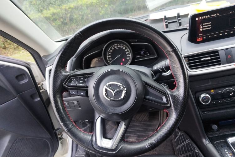 Used Mazda Mazda 3 Axela 2017 Hatchback 2.0L Automatic Luxury Model Emission Standard China V