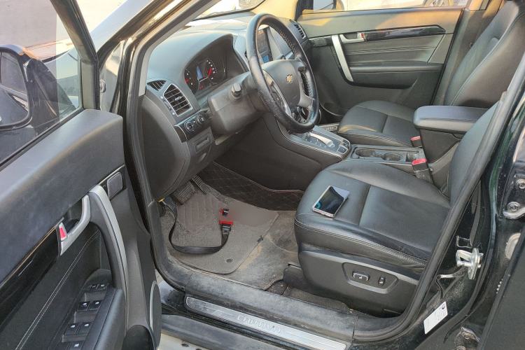 Used Chevrolet Captiva 2015 2.4L 4x4 Flagship Edition 7-Seater
