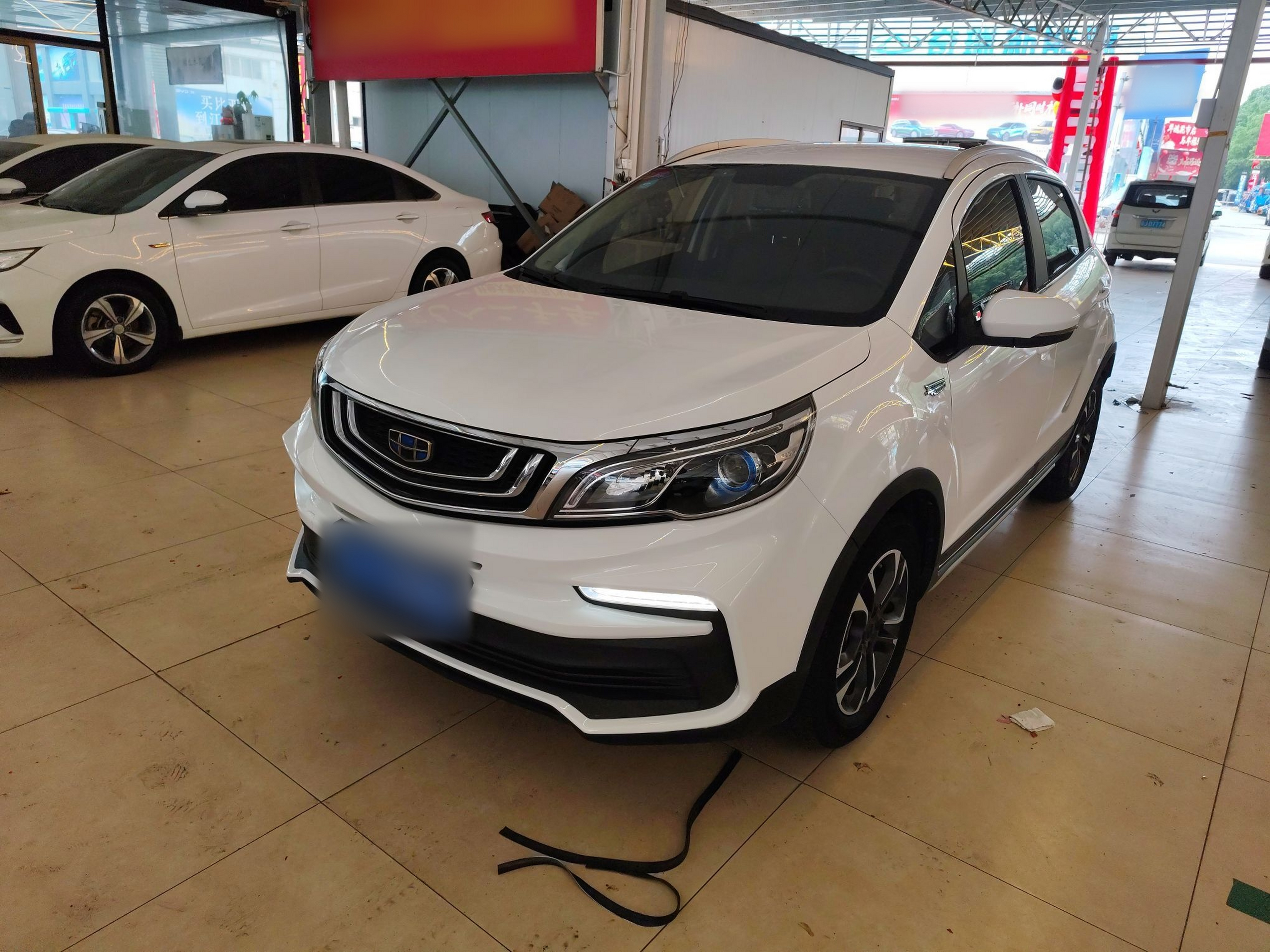 Под передней частью автомобиля