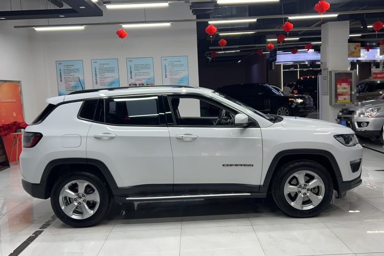 Used  Compass 2017 200T Automatic Family Edition
