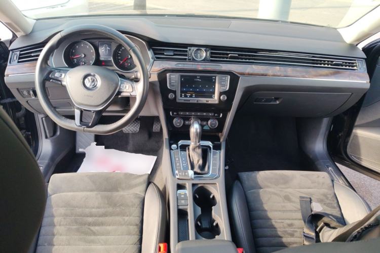 Used Volkswagen Magotan 2017 330TSI DSG Luxury Model
