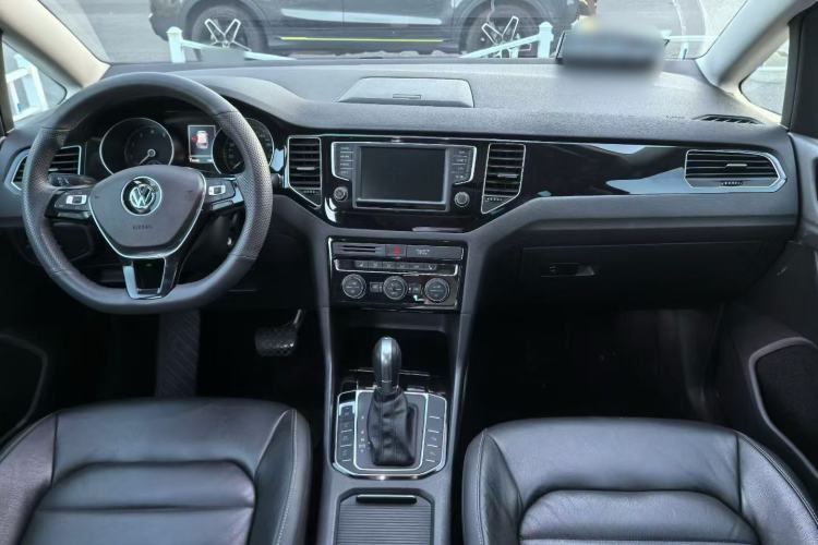 Used Volkswagen Golf 2015 1.4TSI Sportsvan
