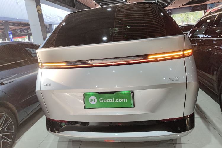 Used XPeng X9 2024 702 Ultra-Long Range Max
