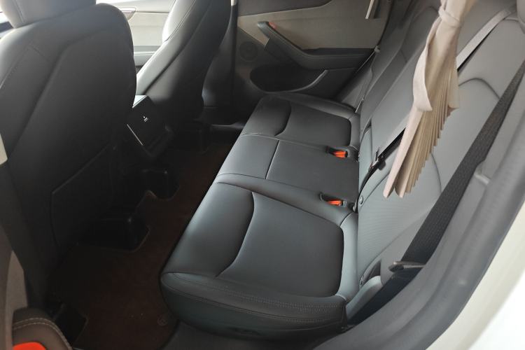 Used Tesla Model Y 2025 Rear-Wheel-Drive Version
