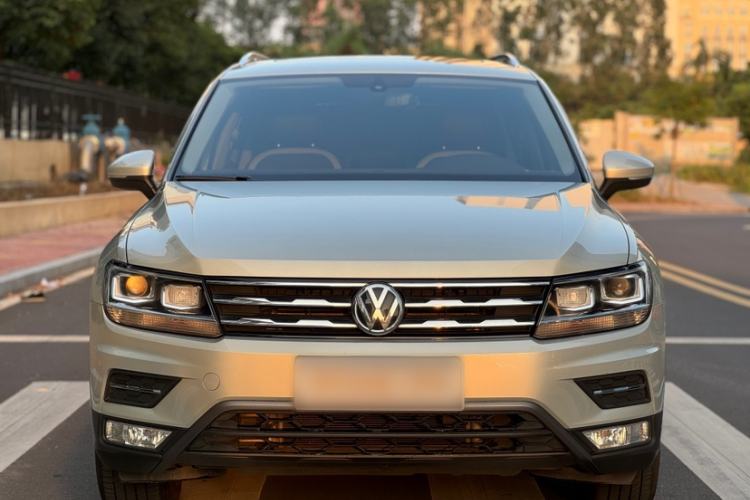 Used Volkswagen Tiguan L 2017 330TSI Automatic Two-Wheel Drive Luxury Edition
