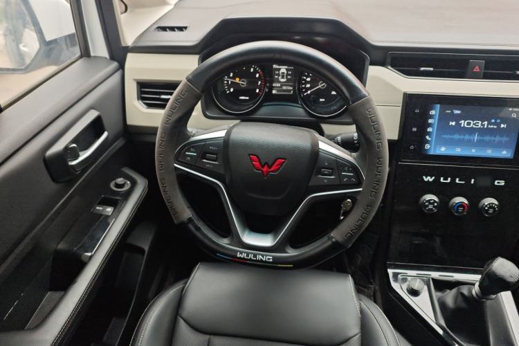 Used Wuling Zhengcheng 2021 1.5T Manual Luxury Version
