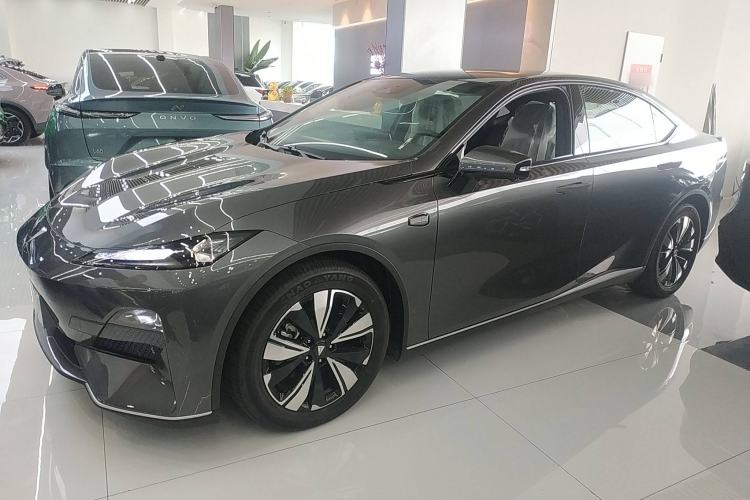 Used  SL03 2025 Revised Version Range-Extended Elite Edition
