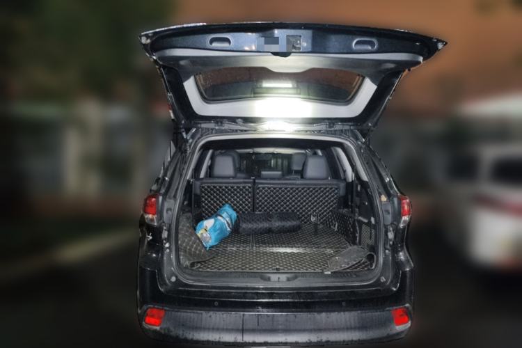 Used Toyota Highlander 2018 2.0T Four-Wheel Drive Luxury Version 7 Seats China VI Standard