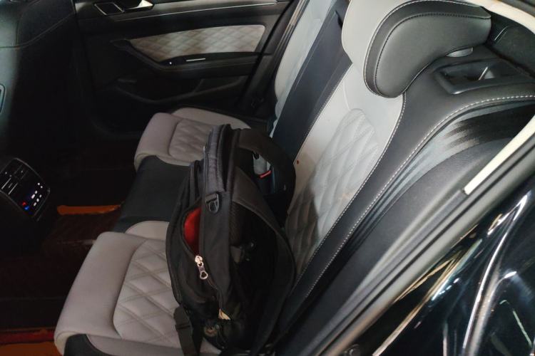 Used Volkswagen Magotan 2023 2 Million Units Limited Edition 330TSI DSG Leading Version