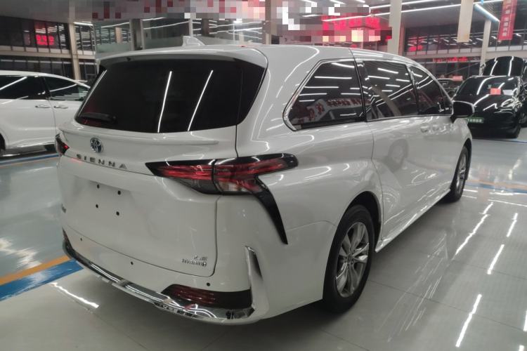 Used Toyota Sienna 2023 2.5L Hybrid Comfort Edition
