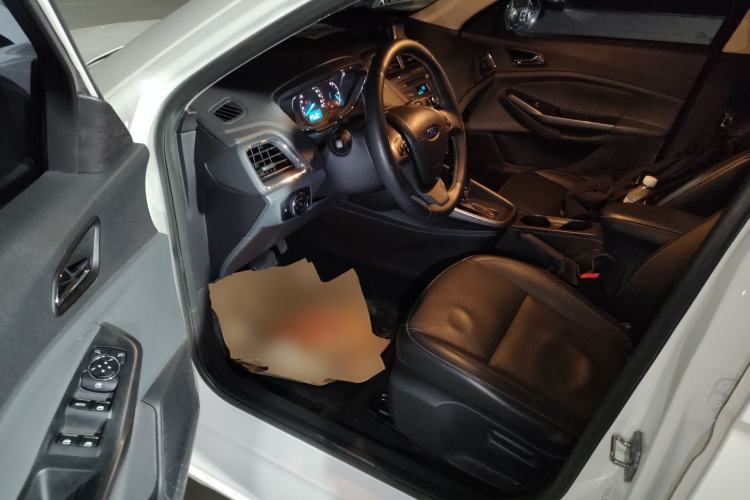 Used Ford Escort 2015 1.5L Automatic Fashion Model
