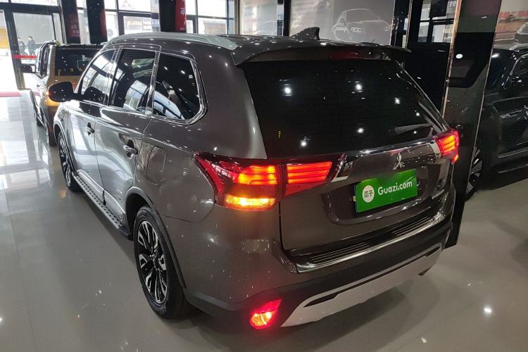 Used Mitsubishi Outlander 2019 2.0L Two-Wheel Drive Comfort Edition 5 Seats China VI Standard