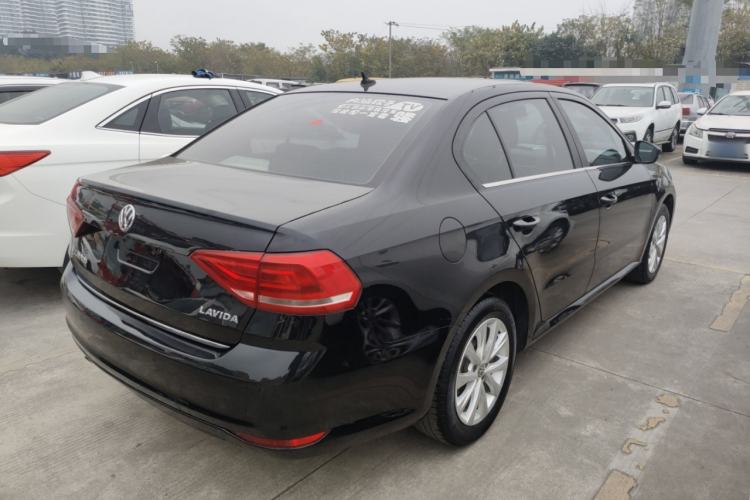 Used Volkswagen Lavida 2015 1.6L Manual Comfort Edition