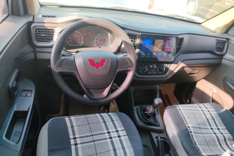 Used Wuling Hongguang V 2022 1.5L Jingqu Edition Electric-Assist LAR
