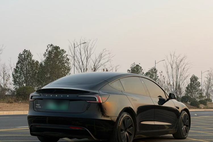 Used Tesla Model 3 2023 Rear-Wheel-Drive Version
