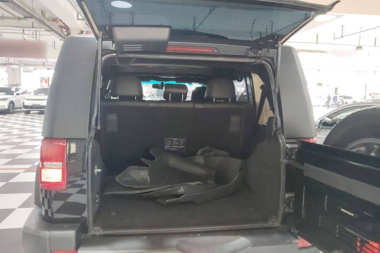 Used Beijing Auto BJ40 2016 40L 2.3T Automatic All-Wheel Drive Premium Edition
