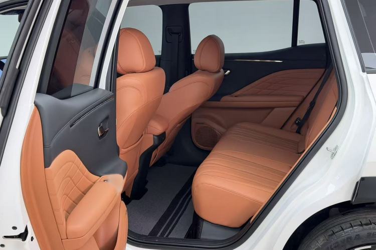 Used AION V 2024 Aion Tyrannosaurus 650 Smart Premium Edition