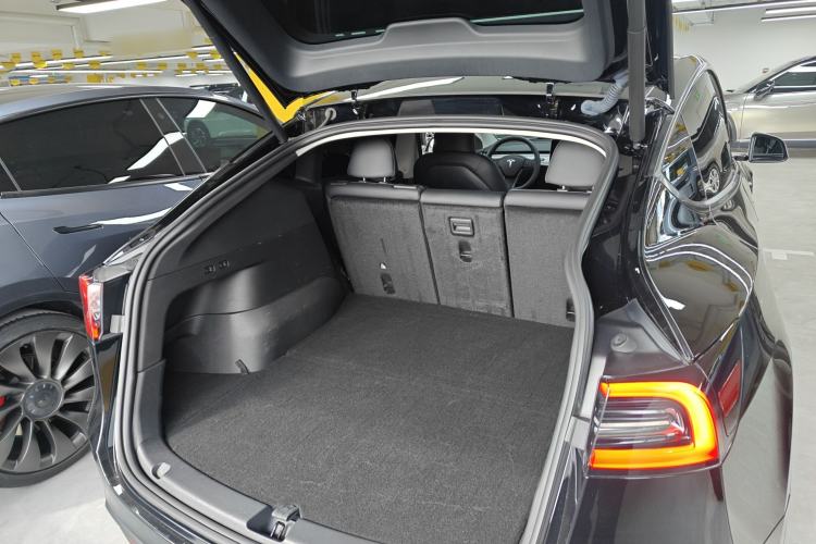 Used Tesla Model Y 2024 Rear-Wheel-Drive Version
