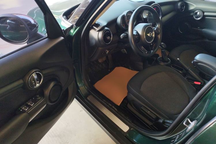 Used  MINI 2016 1.2T ONE Pioneer Edition Five-Door Version
