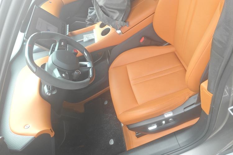 Used  YU7 2025 Ultra-Long Range High-Performance All-Wheel-Drive Max Edition