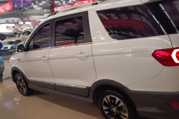 Used Dongfeng Fengon 370 2018 S370 1.5L Manual Luxury 5-Seater