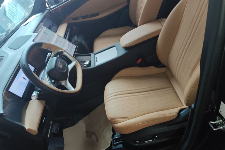 Used  L7 2024 1.5T 115 km MAX Dragon Edition
