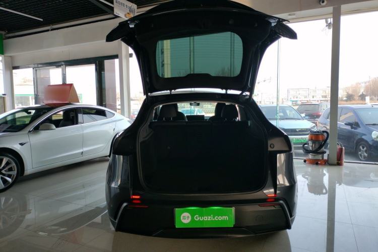 Used Tesla Model Y 2025 Rear-Wheel-Drive Version