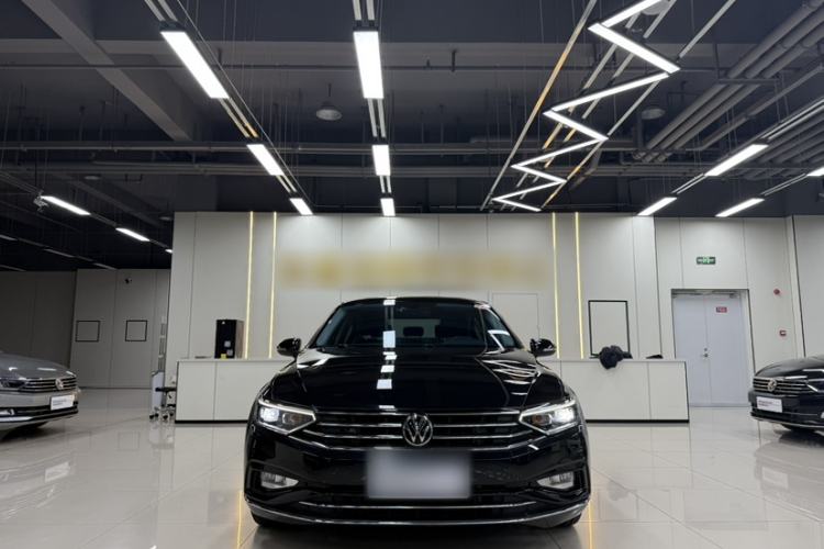 Used Volkswagen Magotan 2021 330TSI DSG 30th Anniversary Edition
