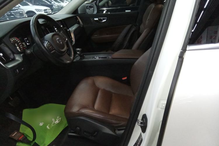 Used Volvo XC60 2019 T5 4x4 Smart Edition China VI Standard
