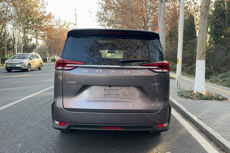 Used SAIC MAXUS EUNIQ 5 2020 Flagship Version with Large Battery 7 Seats
