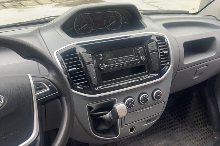 Used SAIC MAXUS Xintu V80 2021 2.0T Manual Classic City Delivery King Short Wheelbase Ultra-Low Roof 3-Seater
