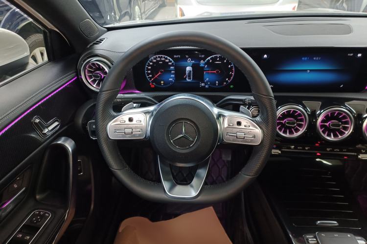 Used Mercedes-Benz A-Class 2022 Revised Version A 200 L Sport Sedan Fashionable Style
