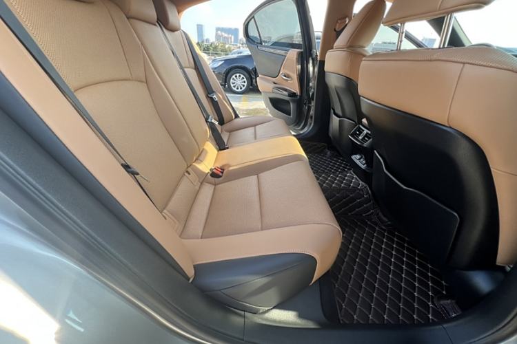 Used Lexus ES 2022 200 Excellence Edition
