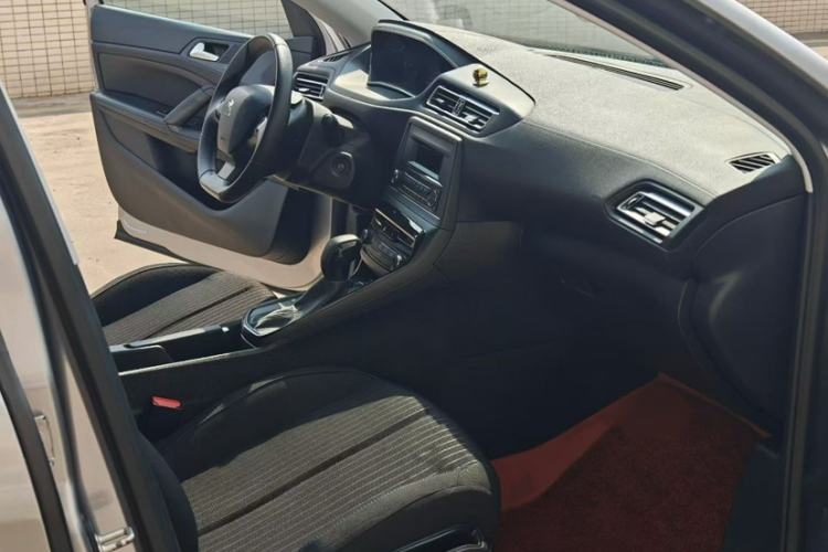 Used Peugeot 308 2016 1.6L Automatic Fashion Edition
