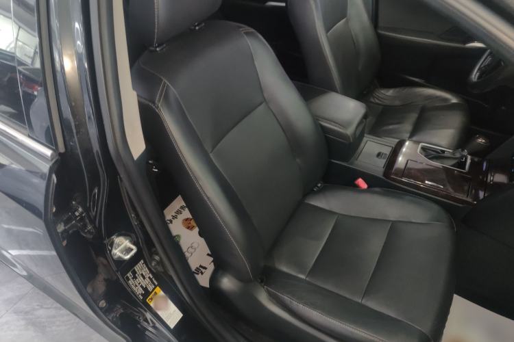 Used Toyota Camry 2016 2.0G 10th Anniversary Leading Edition
